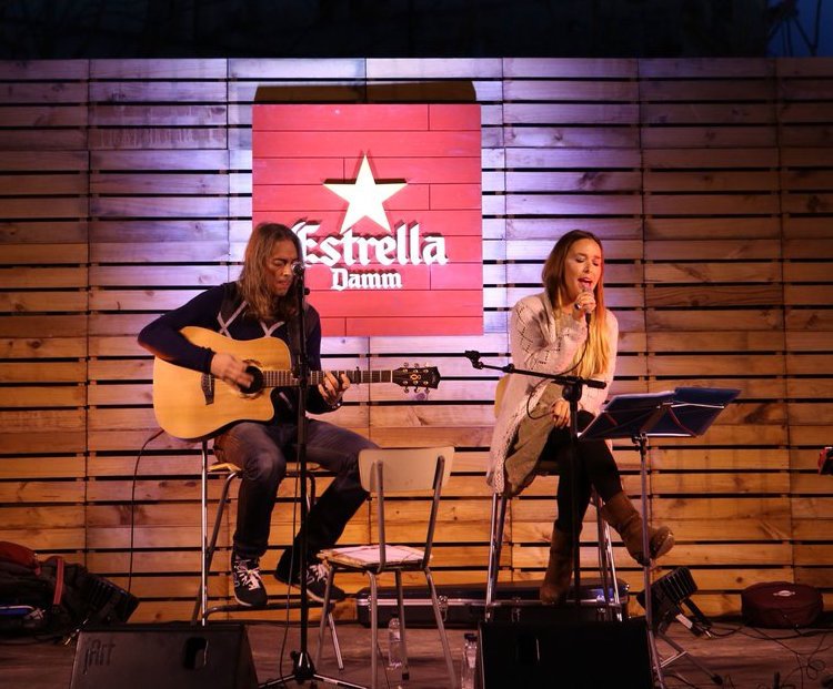 EstrellaDammCat's tweet photo. Rec Experimental Stores, Rec Street Food o Rec Music Festival, on passaràs més estona? T'esperem aquest divendres al #REC016 d'#Igualada! https://t.co/tMFW8gGV8C