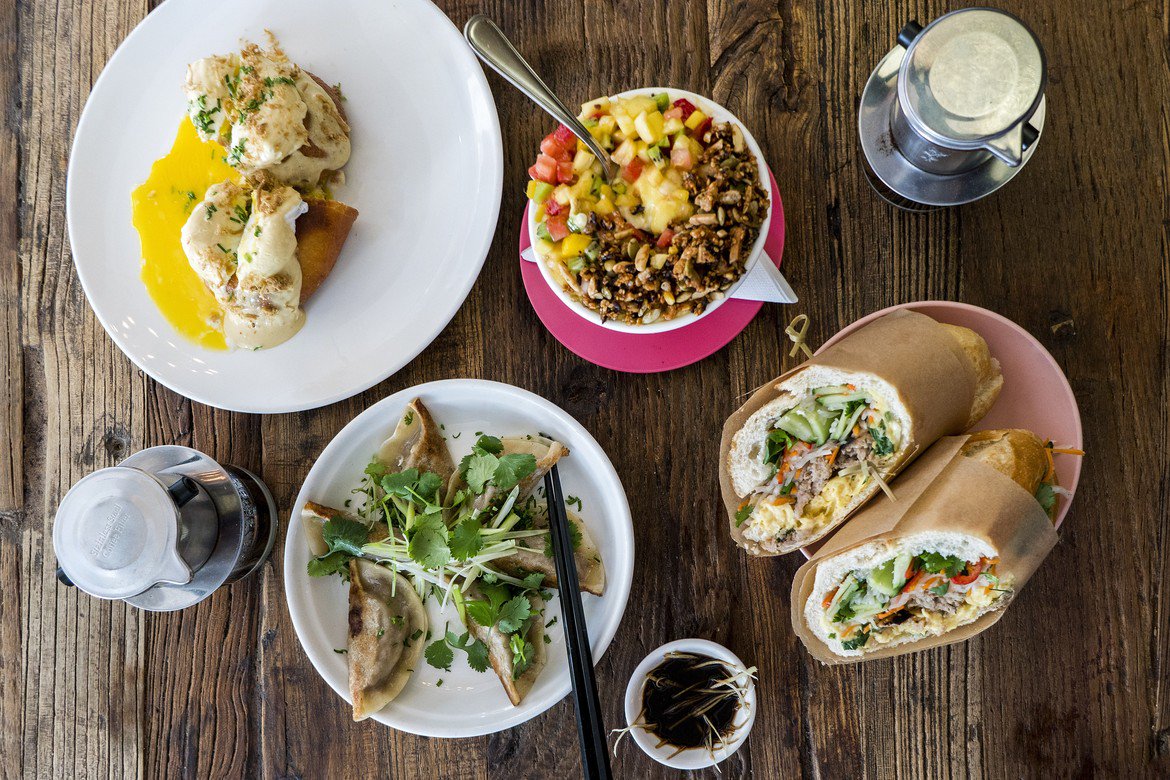 Need some help choosing a brunch spot? Here you go! "The Seattle Brunch Guide" via <a href="/infatuation/">The Infatuation</a> ow.ly/T03N30gtLtY  📷: <a href="/StatesideSEA/">Stateside Restaurant</a>