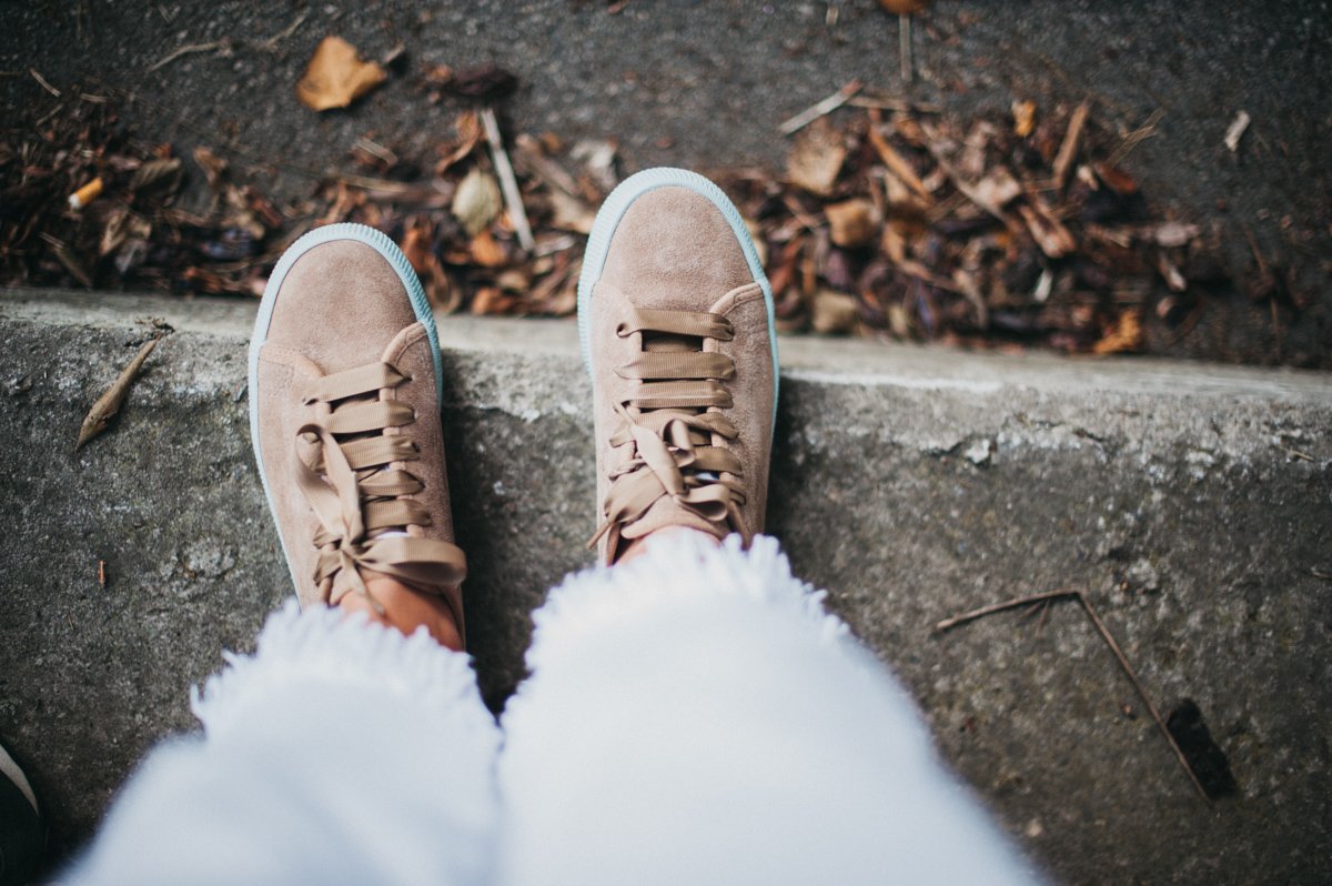 Descubre cómo mantener tus #YOKO siempre a punto en nuestro blog #sneakers #zapatillas #Walkinpitas #consejos ow.ly/yTpR30gugJ2