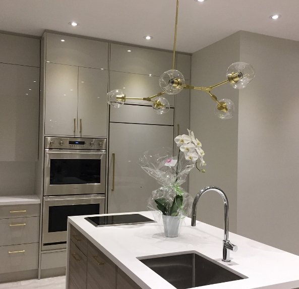 WPWoods's tweet photo. #FeatureFriday - Look at this kitchen featuring our @Cleaf_Official textured panels and #Premline high gloss! Design by @MoozaWoodArts! ๐ https://t.co/HTBklaUo6u