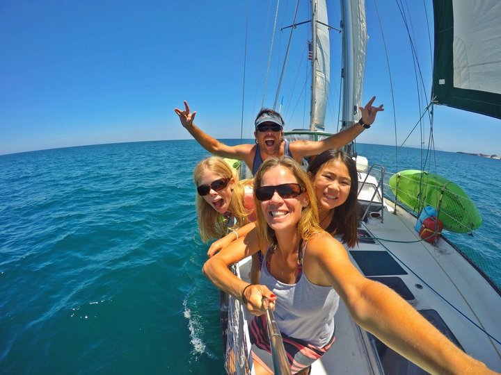 vennturcom's tweet photo. Family Of Four Redefines ‘Quality Time’ By Sailing The World Together https://t.co/mGgX0xo7RU https://t.co/Y0KmdBF8DI