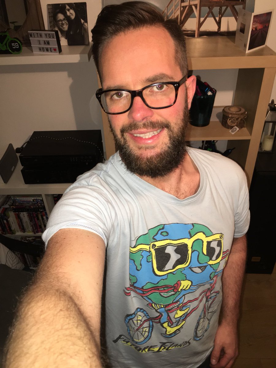 rhodeo_c's tweet photo. #TShirtDay #futureislands https://t.co/tqb7lwaNDC