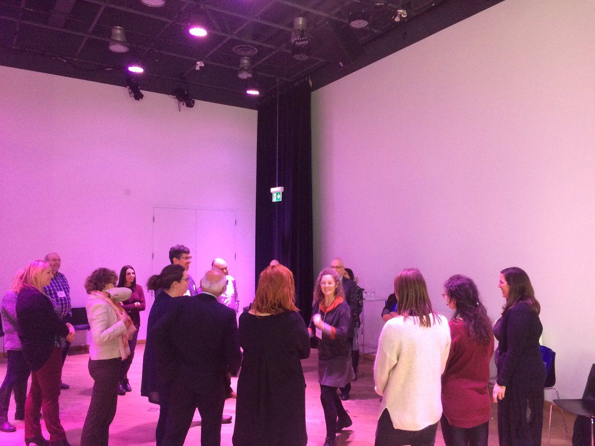 OPOP_PEPO's tweet photo. Using theatre to build self-awareness of bias and persective #opop2017 LJNelles @OPOPDIR @Medpoiesis @eva_serhal @DCanso @camhedu @endstigma @camhnews @uoftmedicine #allanpeterkin @creativage @shannampeters @mbacktash @thenosm https://t.co/EOEESpV0CA