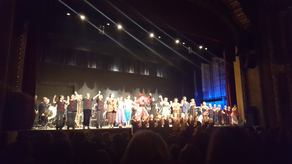 canimmer's tweet photo. Sunnyside 4th grade see Green Bay Civic Symphony along with opera singers from St. Norbert opera worksop and Green Bay girls choir.  Hansel and Gretel opera was awesome! @PCSD_SS #RaiderStrong @CivicSymphofGB  @PCSDMusic https://t.co/hWJXu8MzSq