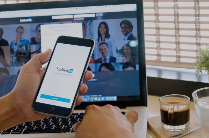 AlisonCodyMAFSI's tweet photo. Optimizing order tracking and the power of social selling. It's all in this edition of #Repnology https://t.co/QHL02ubxsf #MAFSIrep https://t.co/lFbXnhvhXo