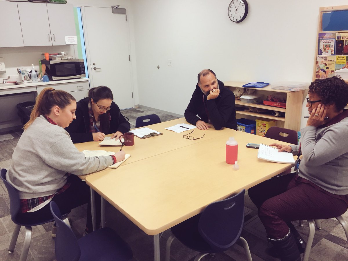 AskAndreaHite's tweet image. Sharing our learning! Each group member has read a different article and is sharing their #HotTakes and #HotTakeaways 📰 #LabEDTraining17 #LabLearns #LabExtendedDay