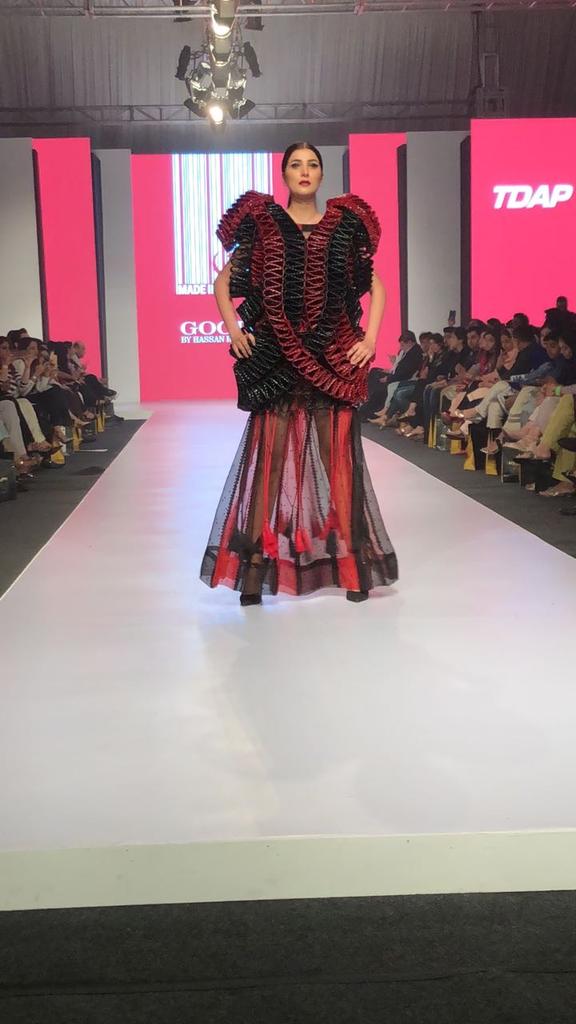 GlitterSmitter5's tweet photo. A but too much? Gogi by Hassan Riaz at #MadeInPak17 by #FashionPakistan x #TDAP 
 #FPMF17 #MillennialFashion #TVOnePk https://t.co/htocJKbhQF
