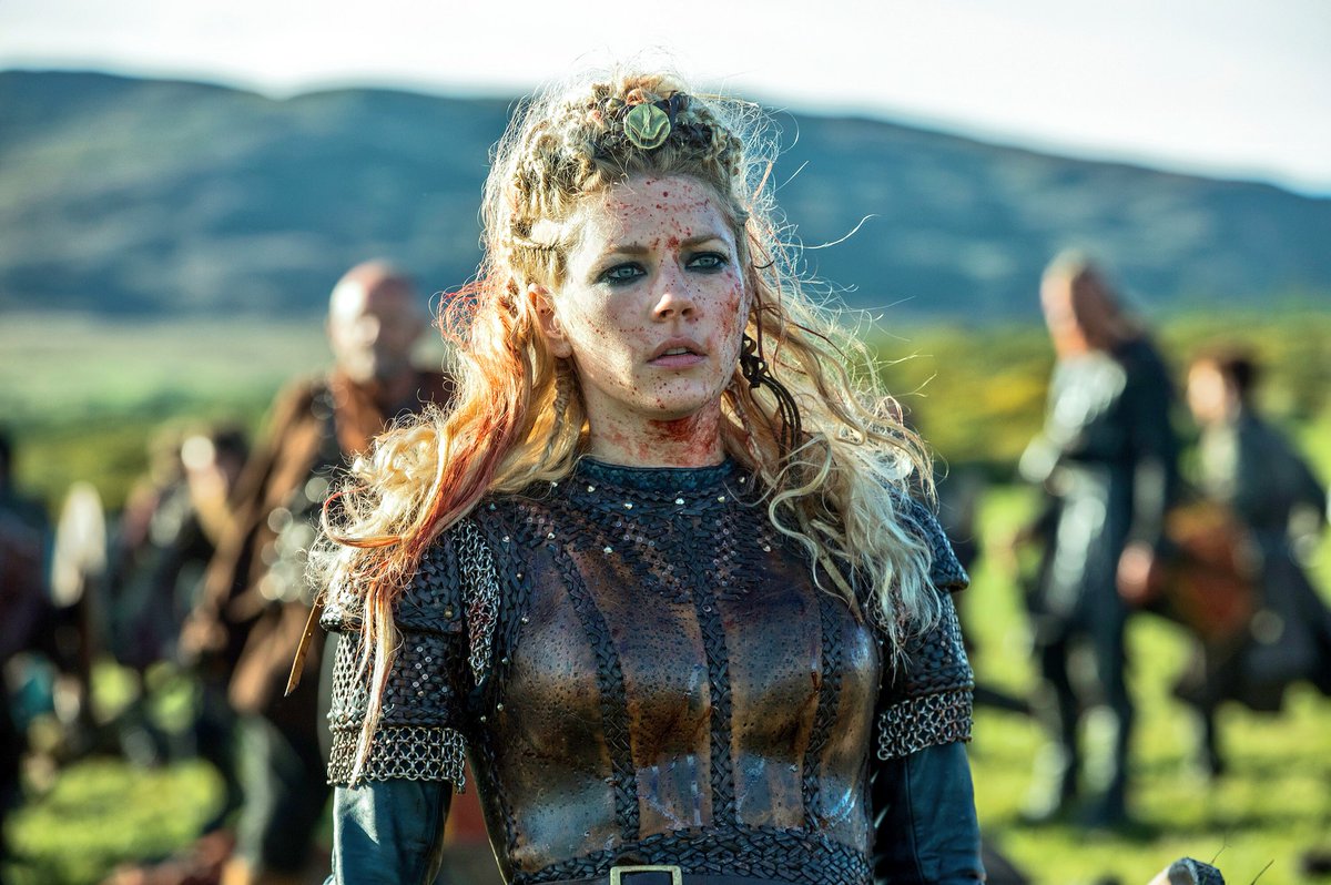 HistoryVikings's tweet photo. What kind of Queen doesn’t fight for her kingdom? 👸🏼🛡⚔️ https://t.co/teotJp8b3q