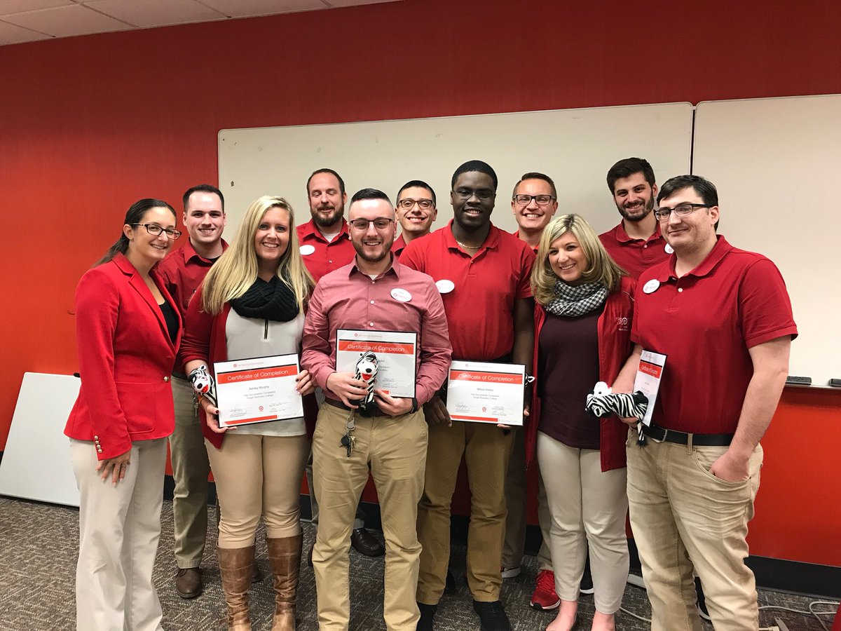 KrystalReyes132's tweet photo. Congratulations D424 Graduates! Excited to see the impact you will have in your store and your teams! #worksomewhereyoulove https://t.co/6eurQPBDza