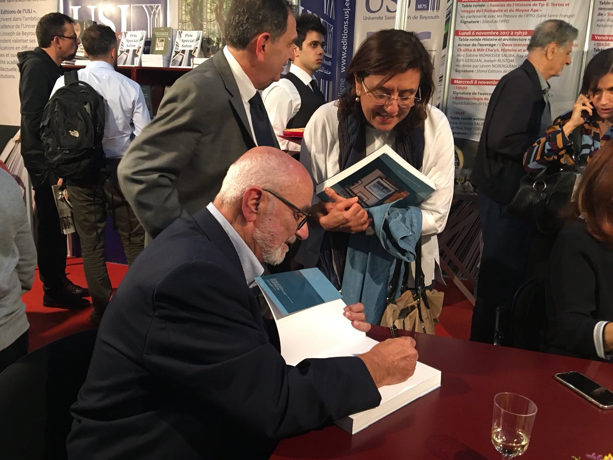 USJLiban's tweet photo. Séance de dédicaces #EnDirect du #sdlbey17- “Les #arméniens du Liban. Cent ans de présence” #EditionsUSJ https://t.co/FW60ryhbY0
