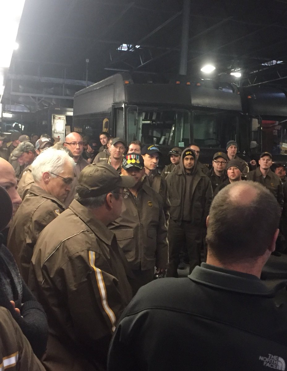 Willrayz's tweet photo. @paulevansups @jevonnwiberg @NesSeman9 Center Manager recognized and thanked veterans for their service to our country. #GrowthFriday https://t.co/aQUjQCecUX