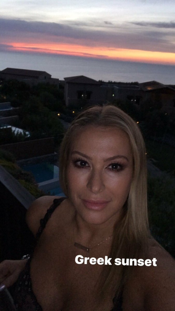 RizzlesWorld's tweet photo. 'She thought the sunset was pretty, but I thought she was prettier' 😍😂💫 #cornyyyyy @AnastaciaMusic Hahahaha https://t.co/JvqS75UNAL