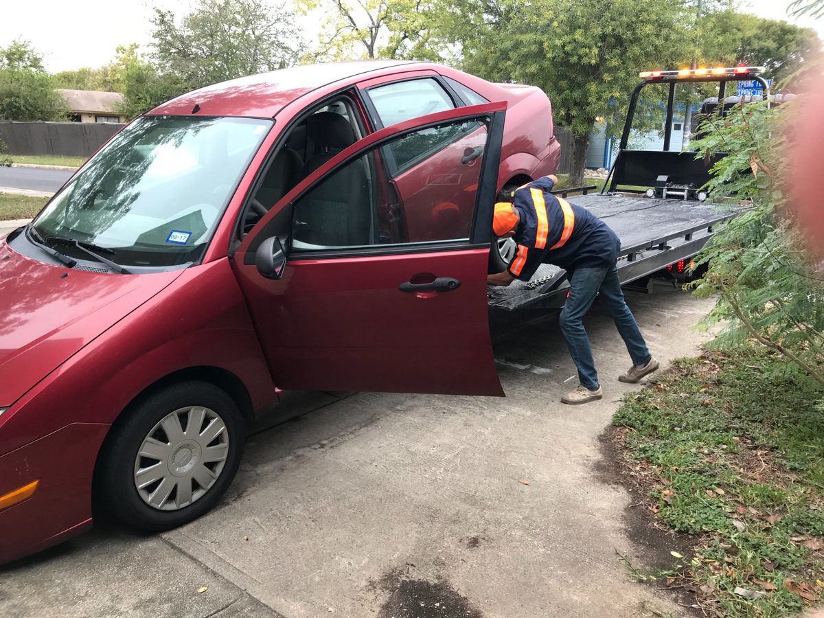 CManley42's tweet photo. After 12 years and 212,000 miles, "Joe" makes his final trip thanks to @cartalk Vehicle Donation Program.  Thanks to Texas Public radio #kstx @TPRNews #TPR #cartalk 😎 https://t.co/yrenaFxgUd
