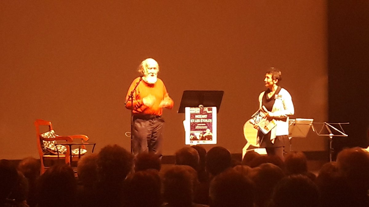 corossol77's tweet photo. Ravi de rencontrer Hubert Reeves à Montignac en #Dordogne dans le cadre du festival #cinetoiles du film documenterre. Thème: Mozart et les étoiles https://t.co/KyNcfpvKIP