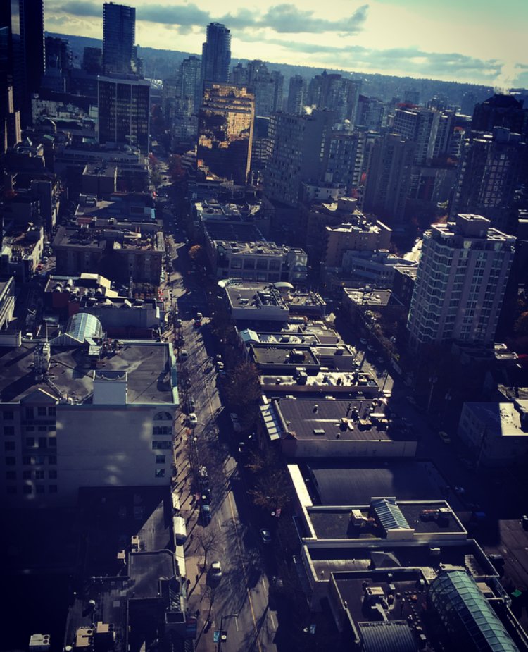 ABODERestaurant's tweet photo. Its a beautiful day to come and enjoy #RobsonStreet!  Today we are open until 2 and then for dinner starting at 5pm. #EatRobson #OnRobson https://t.co/JBP2OnEx72