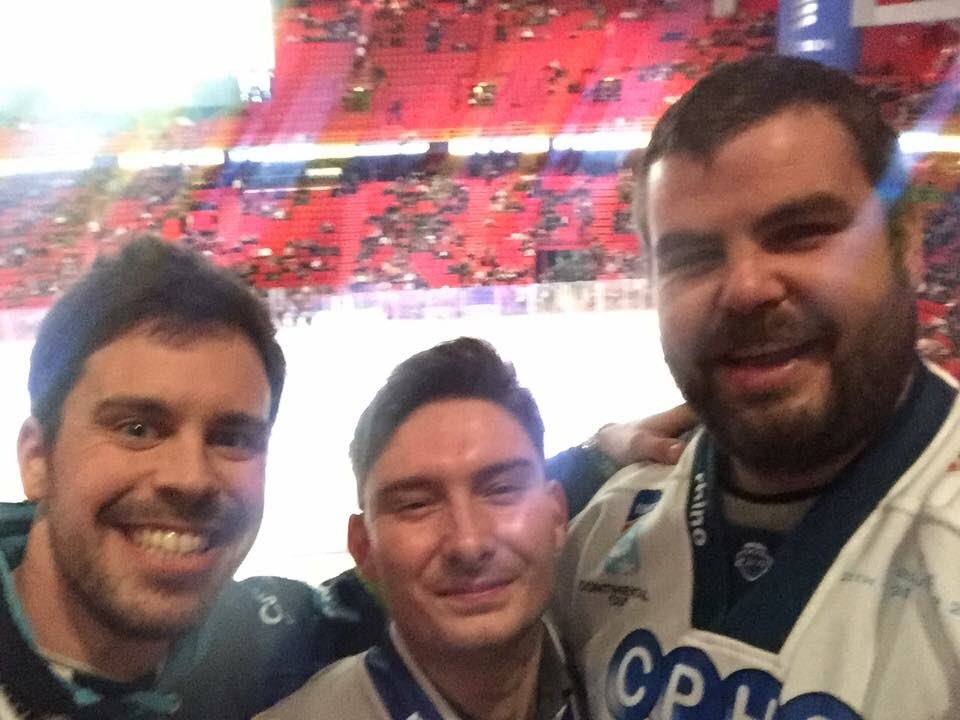 daylehammond91's tweet photo. #NHLGlobalSeries 3 of us over from Coventry, UK for tonight's game 😃 @Chrisyoung_68 @TheCupReview https://t.co/3Xh9ZcgGO0