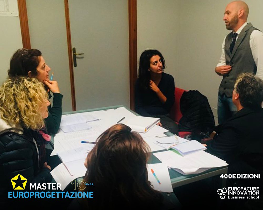 Europa2027's tweet photo. Il #Master in #Europrogettazione questa settimana è a #Palermo e #Milano.
Da nord a sud abbiamo trovato persone entusiaste di capire come funziona il sistema della progettazione europea. #MasterEU 🇪🇺️😊 https://t.co/7ZIYZrlqlc