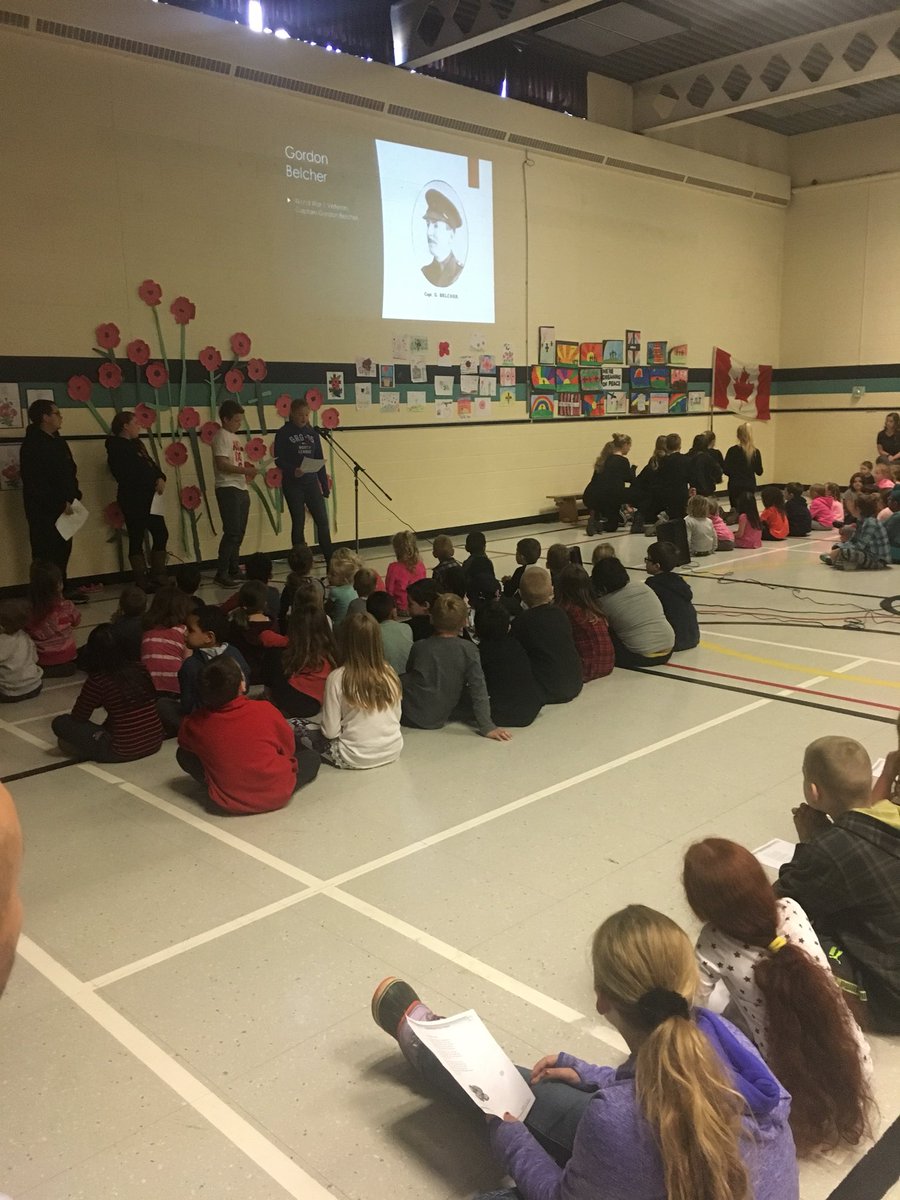 MrsConsorti's tweet photo. Using skills from drama and art to show our respect at the Remembrance Day assembly #tableau #layeredcolours https://t.co/CDKpjMcPSR