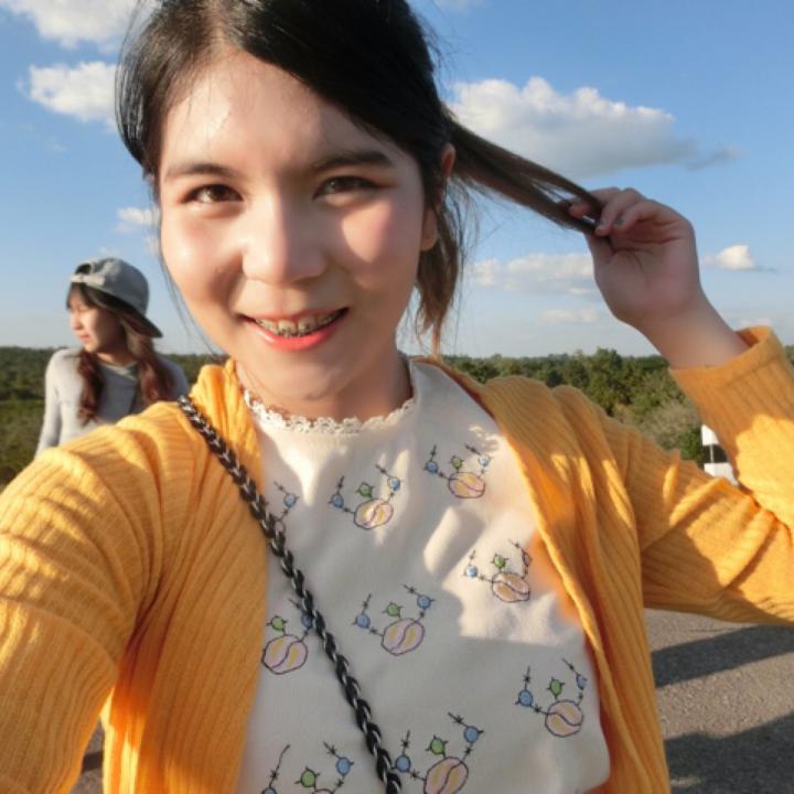 sanyana_'s tweet photo. มาสนุกกับฉันสิ > somsom comeback on #BIGOLIVE https://t.co/f99nDganro https://t.co/hKm1Yo8MXp