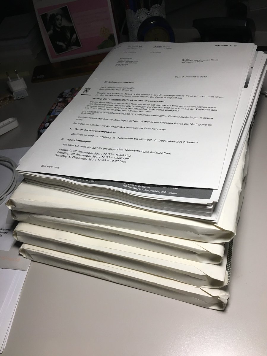 ChrigeSchnegg's tweet photo. Sessionsunterlagen büschelen. Diesmal sind es 2107 Seiten🤔#Novembersession @kanton_bern https://t.co/WajB0ZdcIR