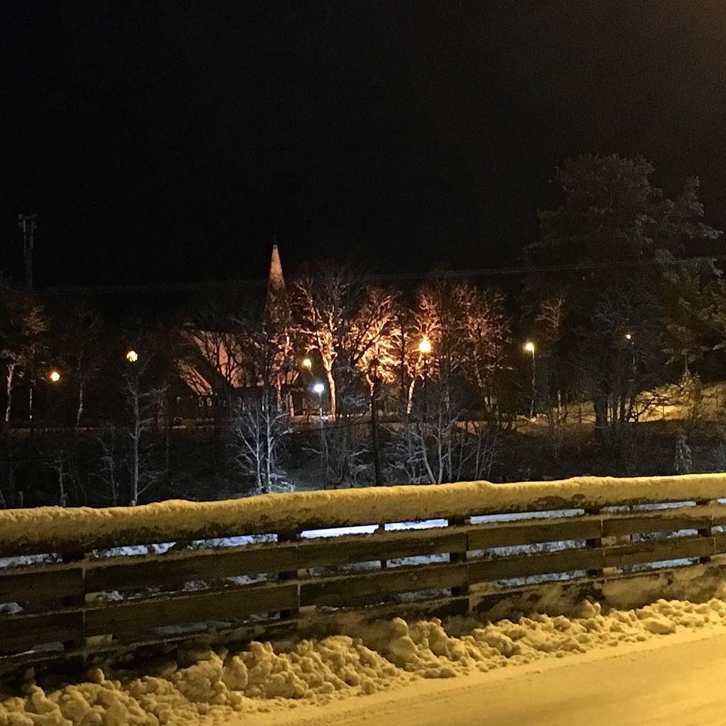 ter_oks's tweet photo. Hovden kirke by night. #snø #endeligsnø #hovden #julestemning #høytogherlig #fjellbyenhovden #visithovden #visitno… https://t.co/B3V2soyXB9 https://t.co/ykR0mik7Q4