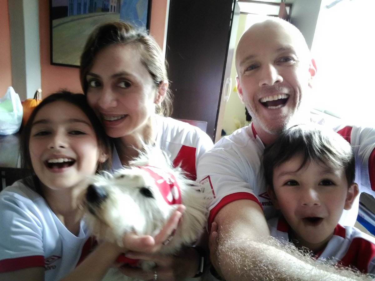 GringoBrianPeru's tweet photo. Vamos Perú Carajo!!! https://t.co/n8dNUoI3L1