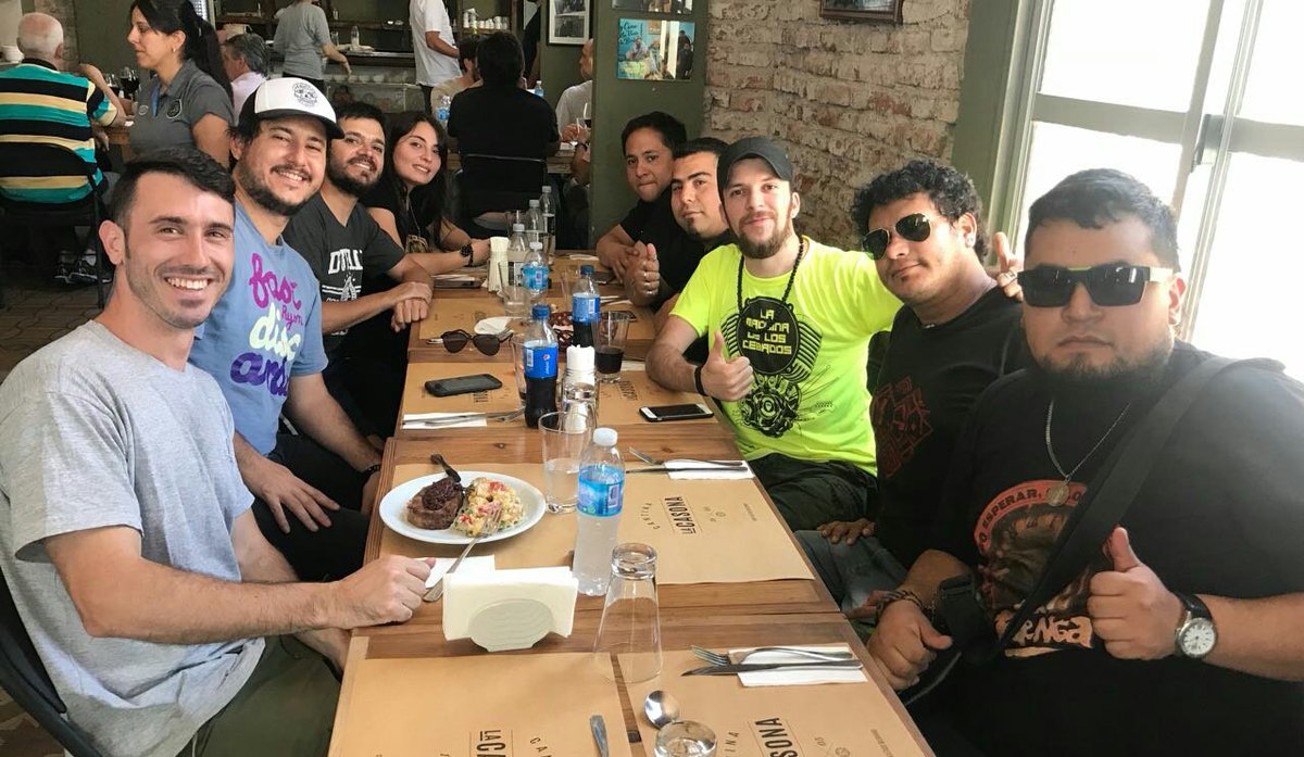 Los músicos de <a href="/MalpasoOficial/">(((MALPASO)))</a> almuerzan en <a href="/LaCasonaCAB/">La Casona de Belgrano</a>, en la previa de #LunasDeAlberdi.