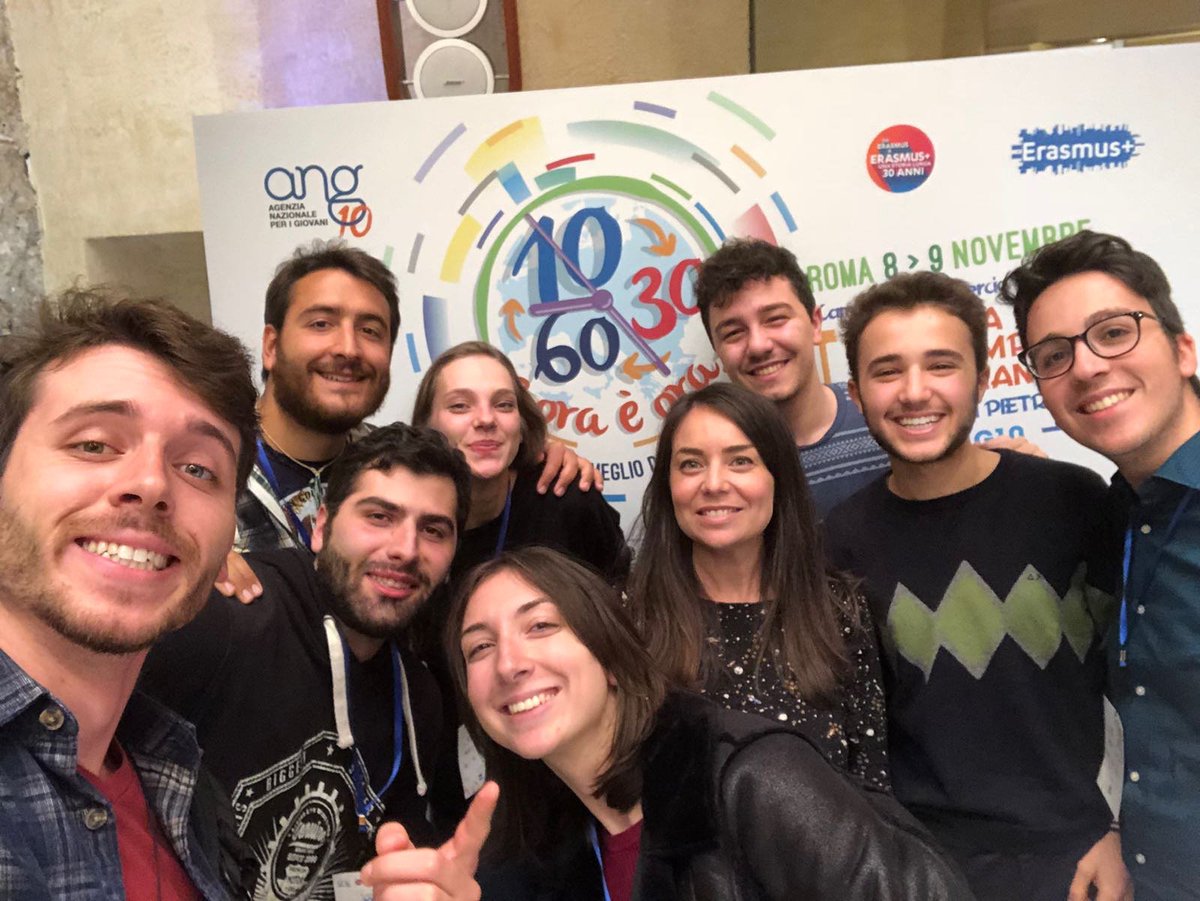 Mandd97's tweet photo. Un'altra avventura è giunta al termine, si torna con tantissime idee da portare avanti, e con la voglia di rincontrare tutte queste meravigliose persone #Ang10 #ErasmusPlus #agenzianazionalegiovani
Ringrazio @AgenziaGiovani per questa opportunità https://t.co/6k1DAqpQF0