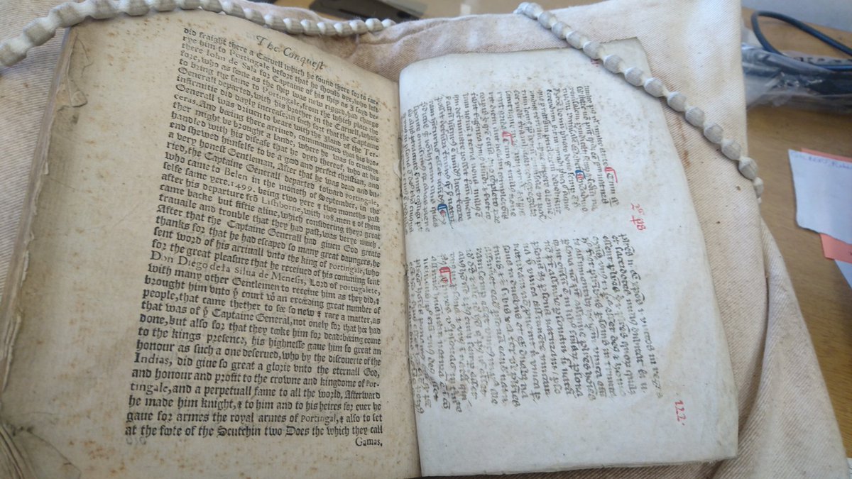 DrAJSSheri's tweet photo. After a bit of detective work, identified a manuscript fragment of Robert Grosseteste's De cessatione legalium AND part of The First Book of the Historie of the Discouerie and Conquest of the East Indias used as wrappers for the 1602 A Briefe Conference of Diverse Lawes #280char https://t.co/9P8WwGJ7P4