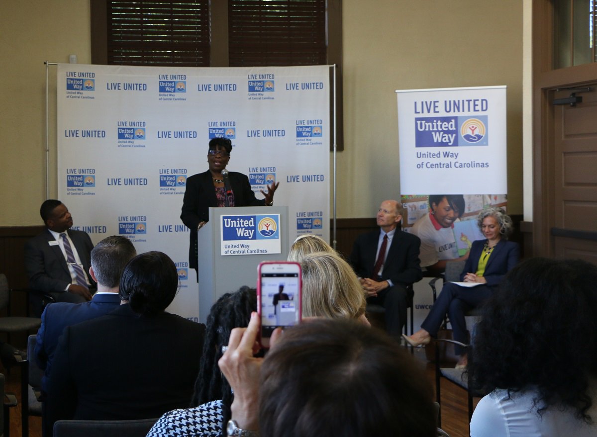 CrossRoads_Corp's tweet photo. For #ApparoLocalGood week today, we're answering "How do you see yourself spreading good down the road?" As a newly-named @myUWCC "United Neighborhood," we'll be investing in innovative ideas that can make #GrierHeights a better place... as always, *with* our neighbors. https://t.co/HyWbX1Dgct