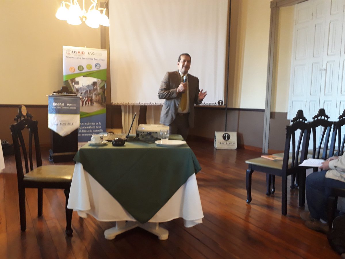 OES_Gt's tweet photo. "Los servicios municipales de agua en los últimos años se han vuelto una herramienta de campaña política" Ing. Guillermo Recinos #forodeagua @USAIDGuate @delvallegt @RGruposGestores @AltiplanoUVG https://t.co/401vx2eNs1