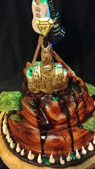 infinitycat's tweet photo. ummmm.... JUST REALLY NEED EVERYBODY TO SEE THIS INCREDIBLE @DIARRHEAPLANET CAKE @BARBARANNKYM MADE #freakysweets https://t.co/hkCmE13545