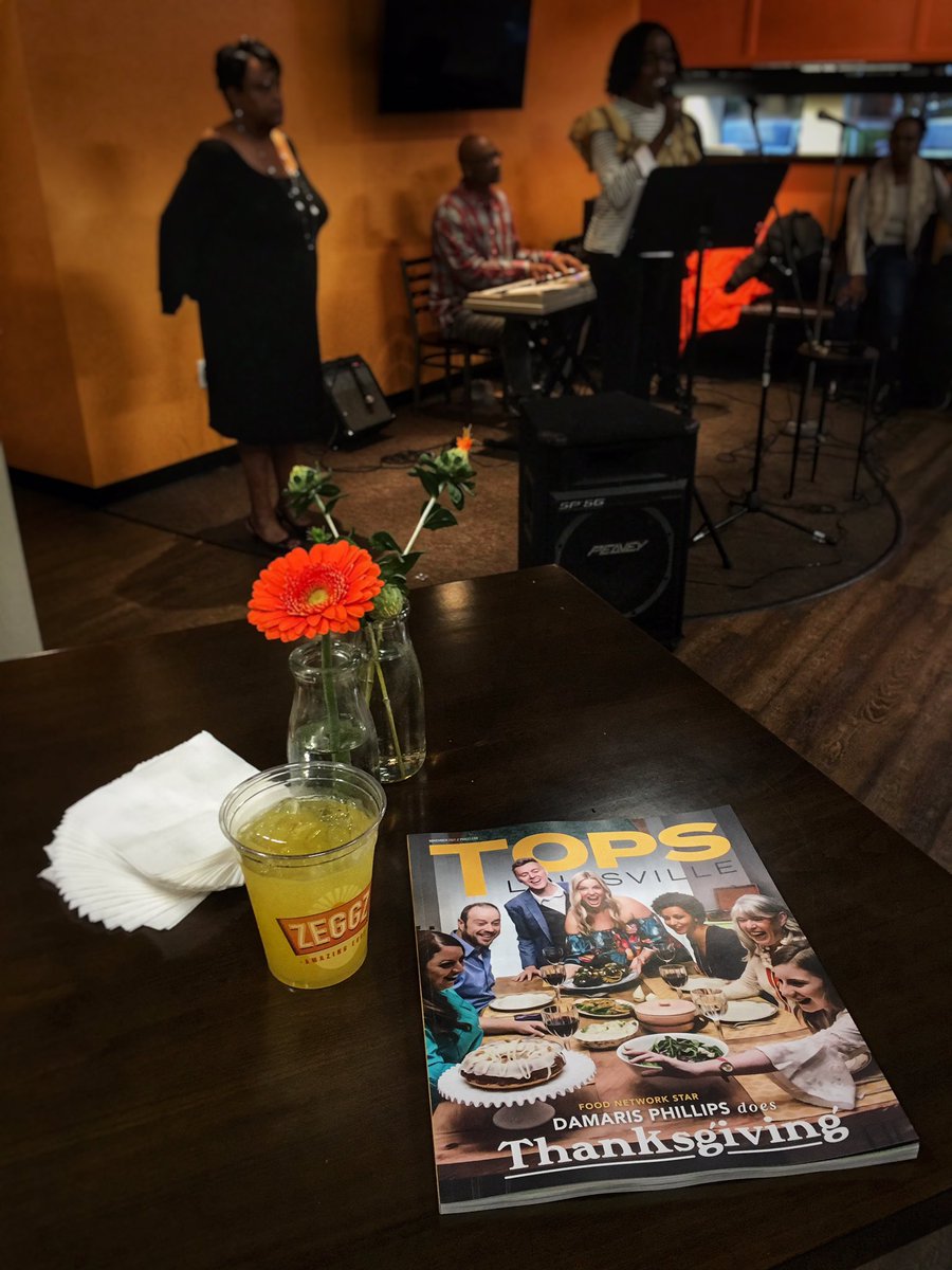 zeggzeggz's tweet photo. Last night was perfect for a #TOPSlouisville launch at #ZEGGZ on Lime Kiln! #BrunchEveryDay #BubblzMachine #mimosasfordays https://t.co/lnOsPIdMhx