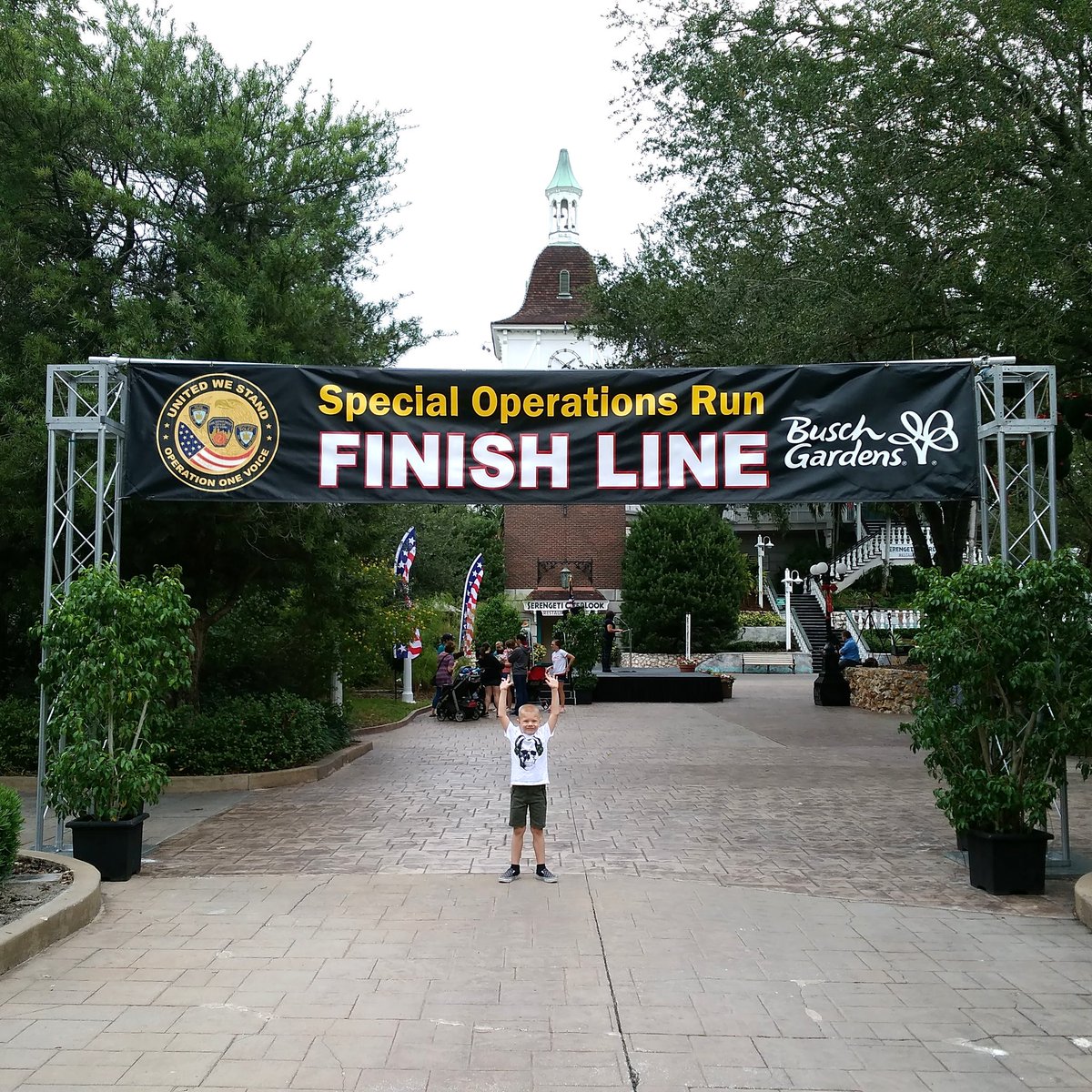 GluedToMyCrafts's tweet photo. Thank you @buschgardens and #operationonevoice πππ½π #VeteransDay #VeteransDay2017 #socom https://t.co/1nmInvvIMR