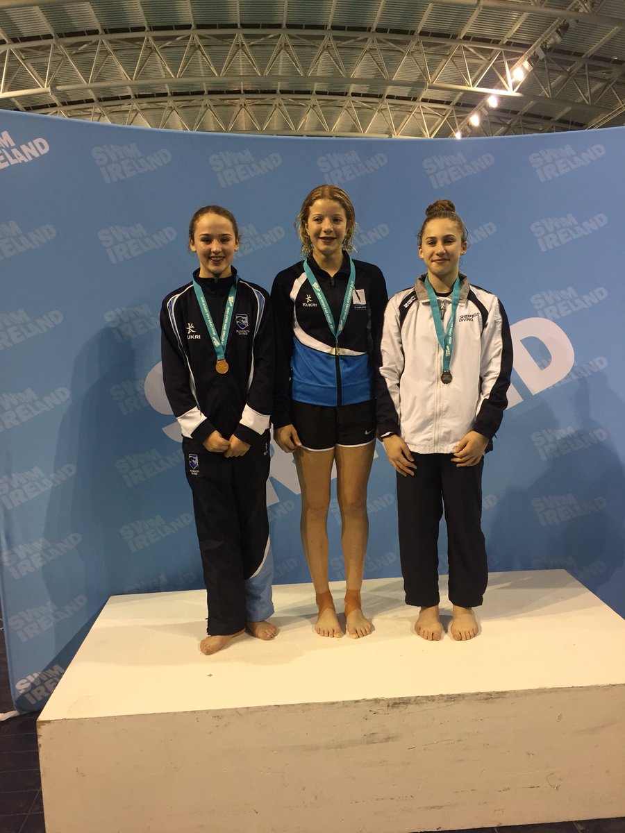 SheffieldDiving's tweet photo. SILVER and #2 medal for Grace in Girls C 3m #doublemedalist #teamsheff https://t.co/d0J4TfM3Nt