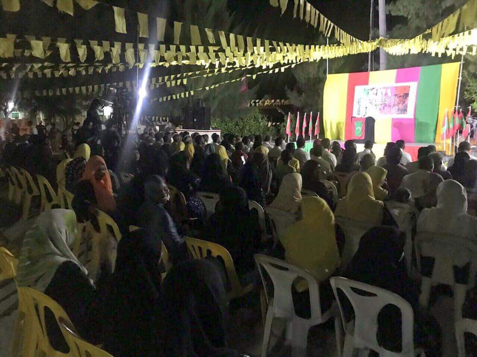 IllathHassan's tweet photo. #RayyithungeBadhalu 🇲🇻
Gulhifaivaa Siyaasee Partythakun Baavvaa #R_ Maduvvari Jalsa Kuriyah dhanee
#MaduvvariJalsa #SaveMaldives #RN2018
https://t.co/915MUYwglU