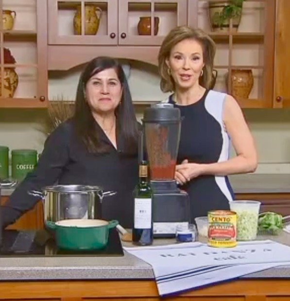 Baldanzacafe's tweet photo. FINAL Chefs QUICK TIP from Angela Baldanza via @News12CT Tomato Sauce - make a batch and give to friends for #thanksgiving https://t.co/AaMmtuzw8a #tomatoes #tomato #WarmUp #FridayReads #recipe #recipes #RecipeOfTheDay #vegetarian #veganrecipehour #vegan https://t.co/lbQnmHfRBj