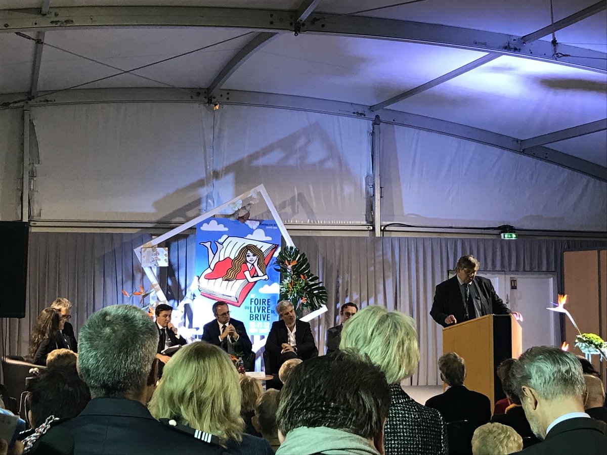 PhilippeNauche's tweet photo. La @FoirelivreBrive grande et belle manifestation culturelle @NvelleAquitaine #Brive #Corrèze #FDLB2017 https://t.co/rqwcAa4Gsb