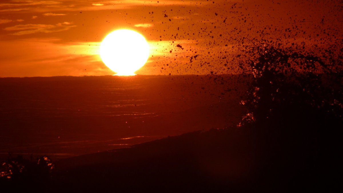 xavicabopapiol's tweet photo. @catexperience @BCNinfosite @bcnmoltmes @ERCGava @AjuntamentGava @raquelsjimenez @MiguelMeteo #Posta #Sunset #Tardor #CelDeCine #Gava #GavaTurisme https://t.co/rJANaxobTT