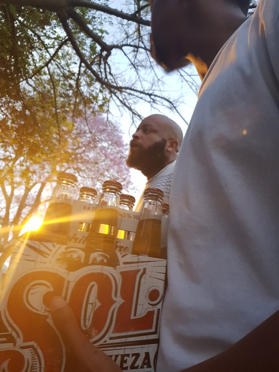UnlimitedKay's tweet photo. Outchea with that #SOLBeer #FreeYourSOL🙌🏽☝🏽💥 https://t.co/voOCtsXftE