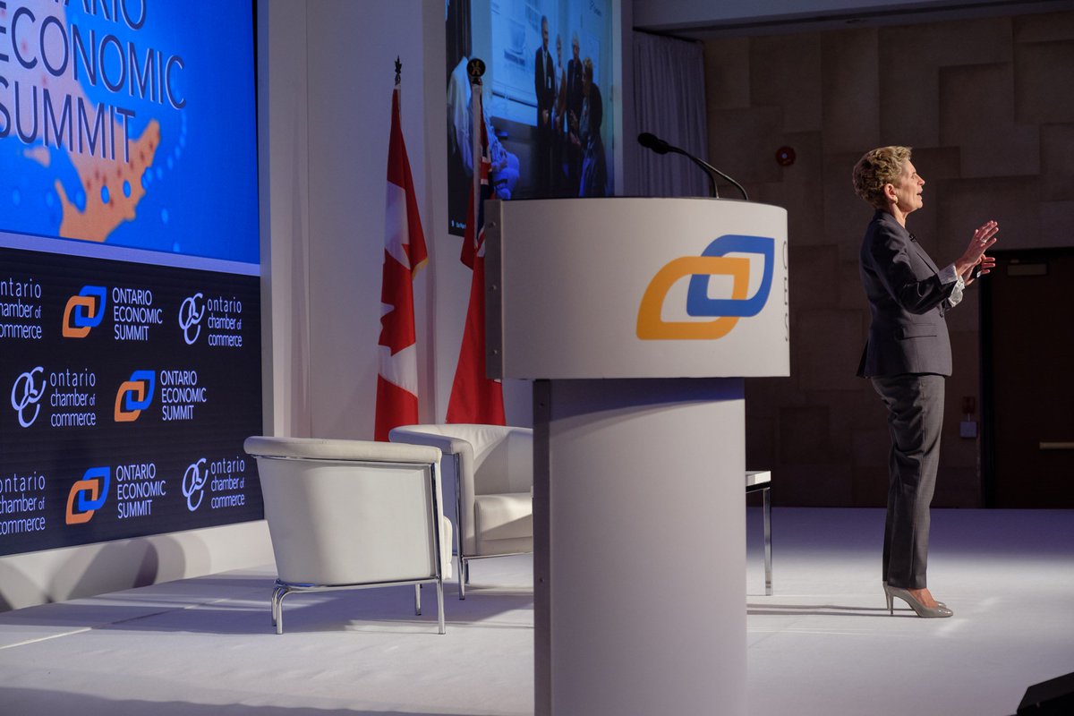 OntarioCofC's tweet photo. Thank you Premier @Kathleen_Wynne for joining us again at #OES2017! https://t.co/hXTQf1fSGe