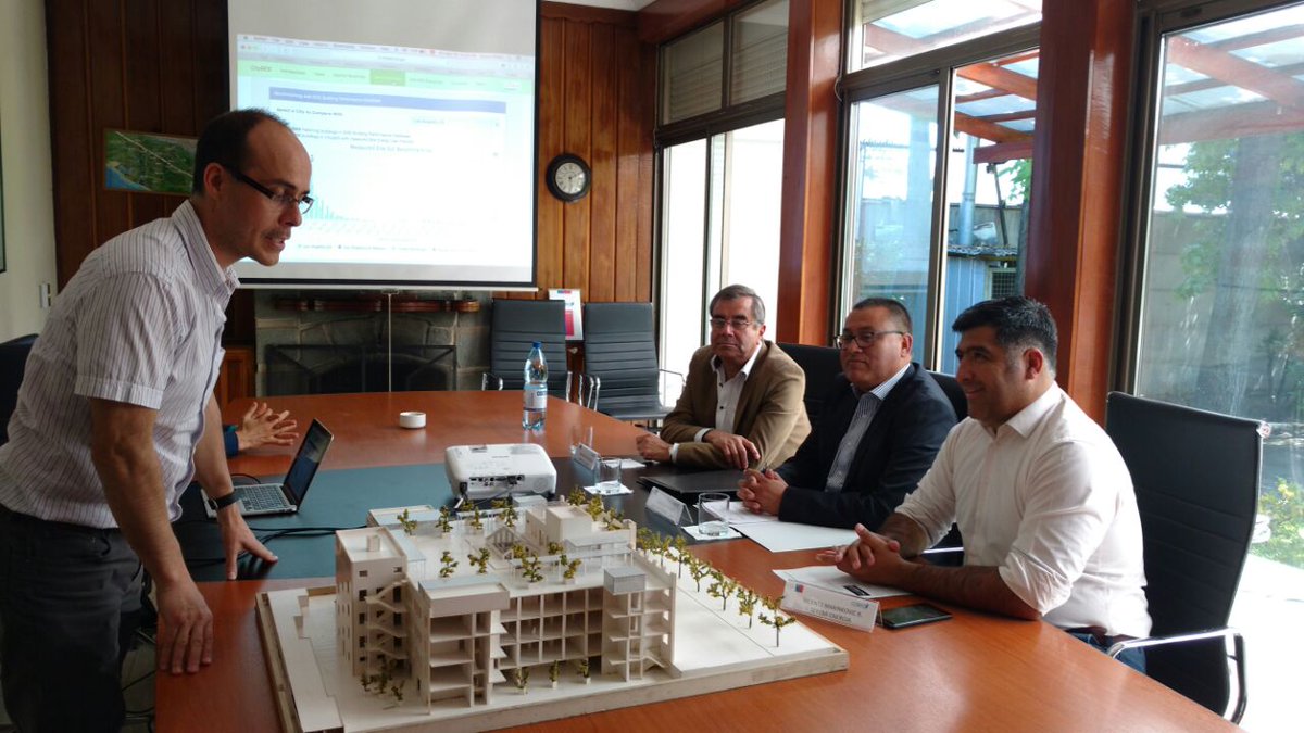 Corfo's tweet photo. #Maule Rector @UTalca y DR #Corfo #Maule @clepenguin lanzan plataforma de caracterización del consumo energético en edificaciones públicas y corporativas. #BienPúblico apoyado por #Corfo cuya duración es de 24 meses. https://t.co/qNcCH3eOwl