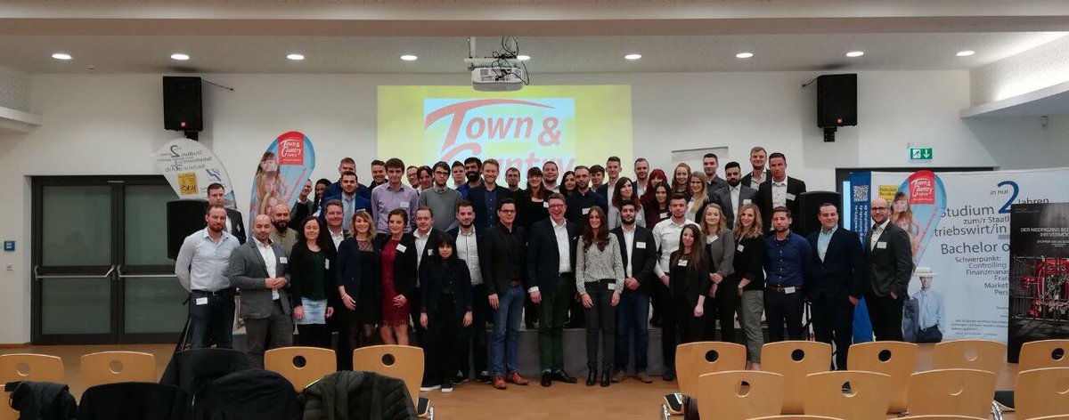 TorbenBrodersen's tweet photo. Klasse Erfatagung der angehenden und am #Franchise-Campus ausgebildeten #Franchisemanager heute an der @WKS_Weilburg - eine tolle Truppe! https://t.co/cP8jx9zmWq