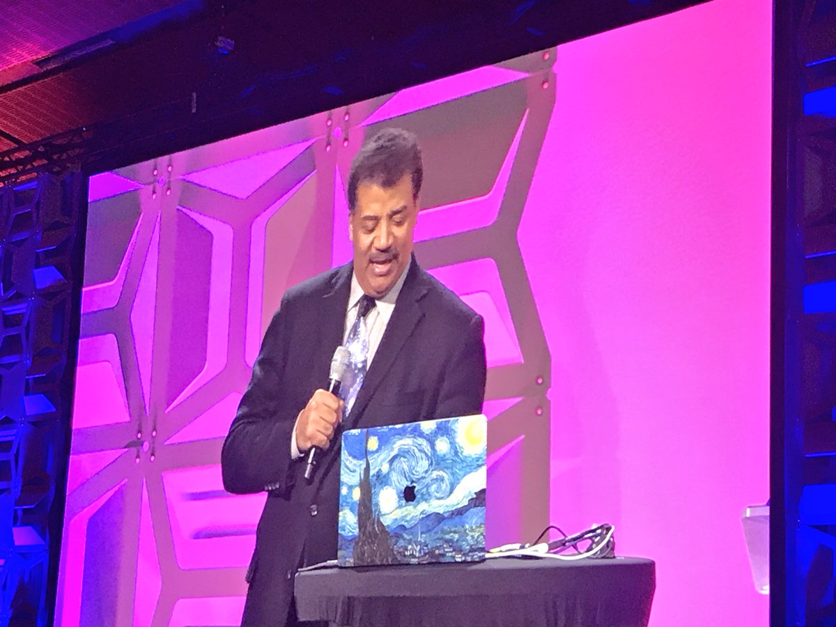 phcppros's tweet photo. “You can’t underestimate a cultural awareness of world We had a lot on our plate in 60s After this photo, we cared bout earth” #GreenBuild17 https://t.co/uw8loOM3cJ