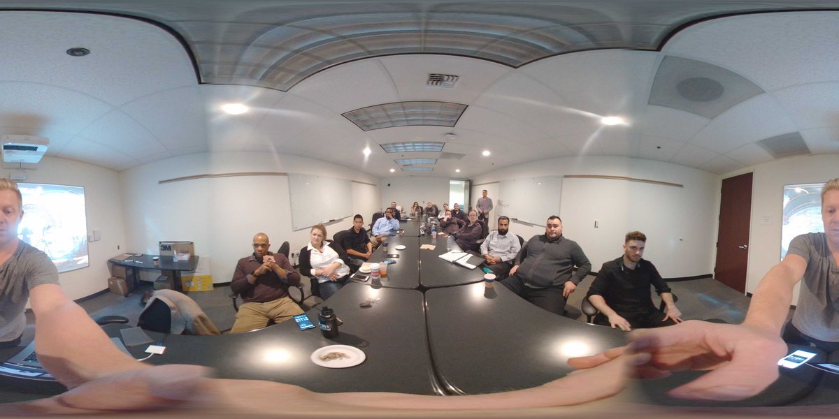 EssentialDan's tweet photo. With @Hilda_L3P @NorCalRetail @Sprint4NorCal  getting ready to hit the streets hyped up on #essentialphone what $5 on Lease! https://t.co/CSQeaR2Yz6