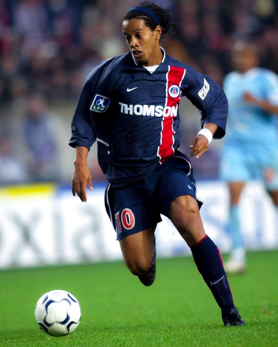 10Ronaldinho's tweet image. ⚽ @PSG_inside