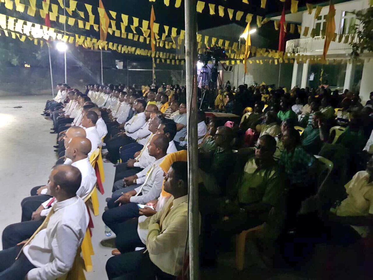 MDPSecretariat's tweet photo. JP ge Deputy Leader adhi Kinbidhoo Dhaairaage MP @riyazabdulla
Gulhifaivaa Siyaasee Partythakun baavvaa Jalsa
#MaduvvariJalsa
#RayyithungeBadhalu https://t.co/WHHqVkEpOd