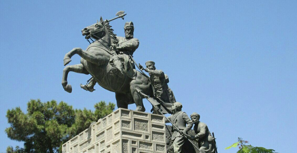 weheartIran's tweet photo. For glory!!! 
Nader Shah statue.
#trip #travel #Iran #traveltoIran #Irania #history https://t.co/aQJggvHZNS