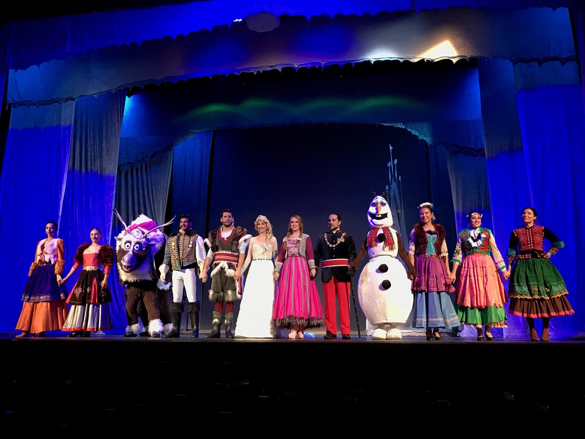 AntoGarzia's tweet photo. Muy divertido y grandes voces en el musical #LaReinaDeLasNieves que se estrena este sábado 11/11 en el @TeatroPhilips de #Madrid ❄️ https://t.co/MxKWukgCnu
