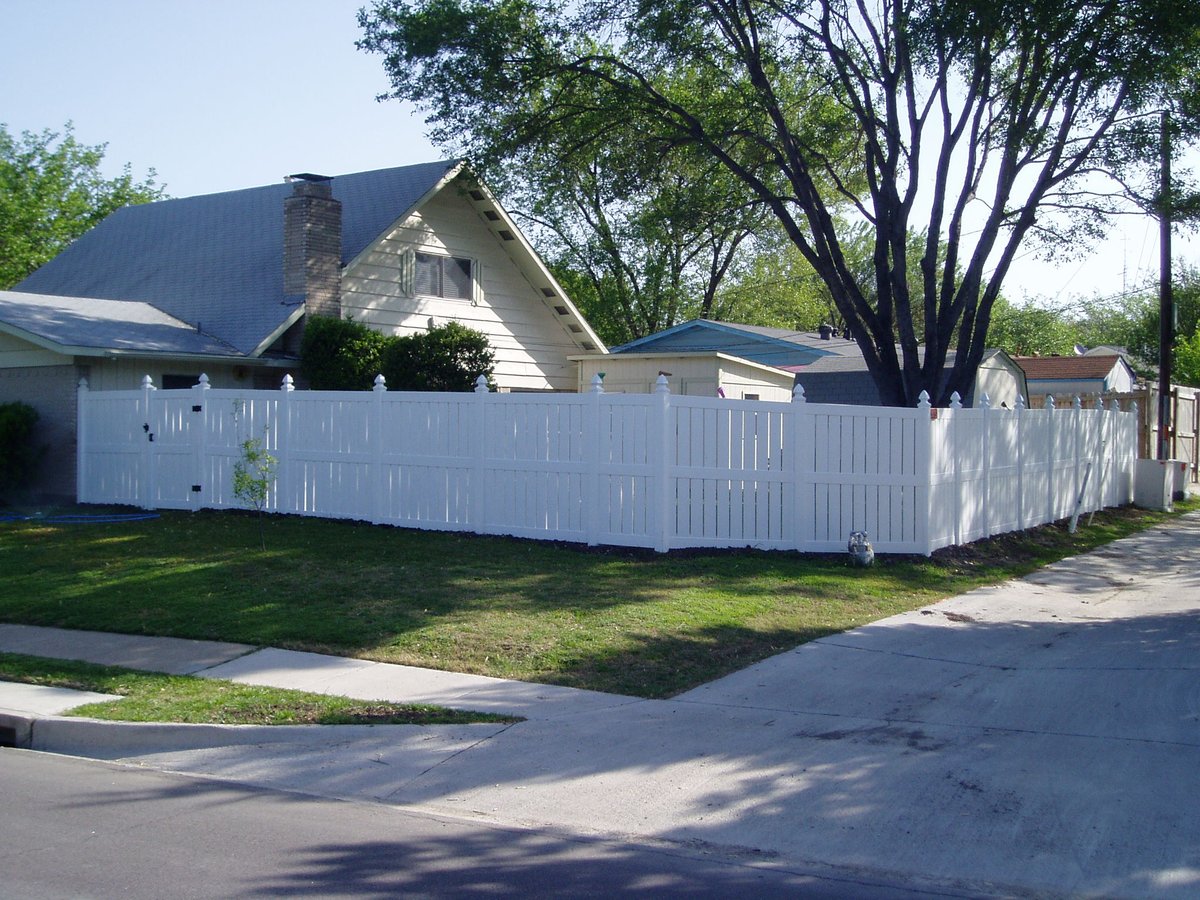 FenceFuture's tweet photo. @Future_Outdoors will enhance your your outdoor spaces with #vinyl #pvc #fences #decks #rails # shade structures in the  #Dallas #Forthworth #metropolis https://t.co/nRtQEPyRFy